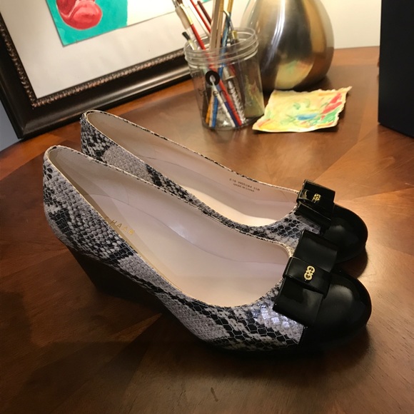 New Cole Haan Elsie Snake Print Wedge, Size 5.5B - Picture 2 of 4